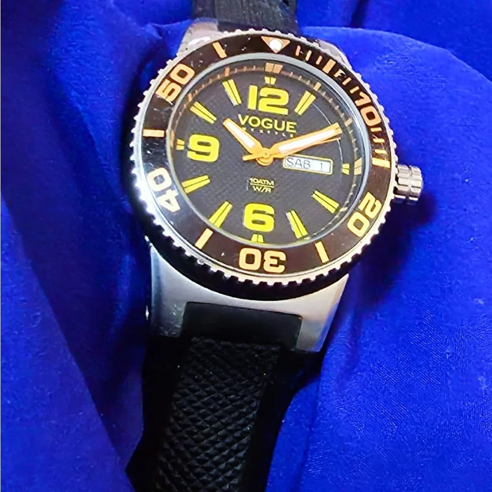 Vogue UK Day Date Swiss Diver Mens Watch New battery, fully working